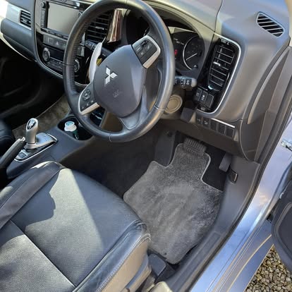Clean steering wheel and front seat area